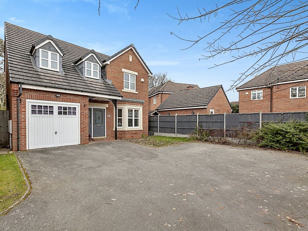 4 bed detached house for sale in Lysander Close, Burbage, Hinckley LE10