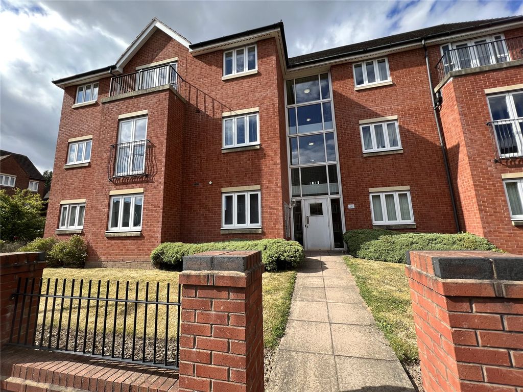 2 bed flat to rent in Ardgowan Grove, Wolverhampton, West Midlands WV4