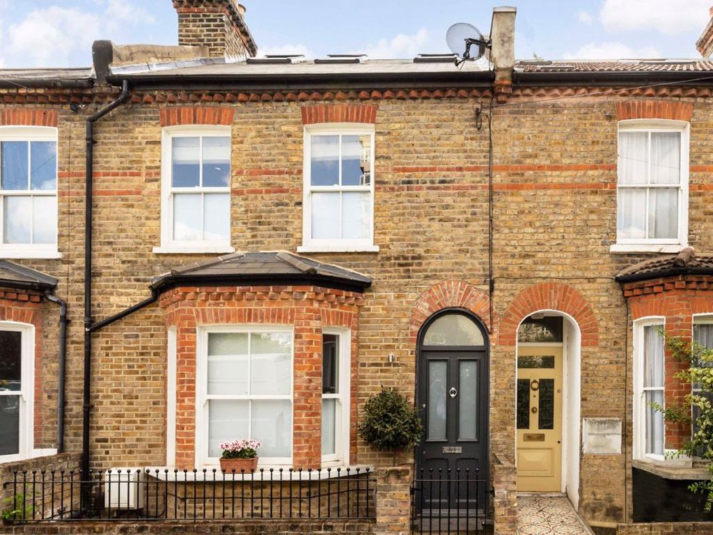 Rommany Road, London SE27  