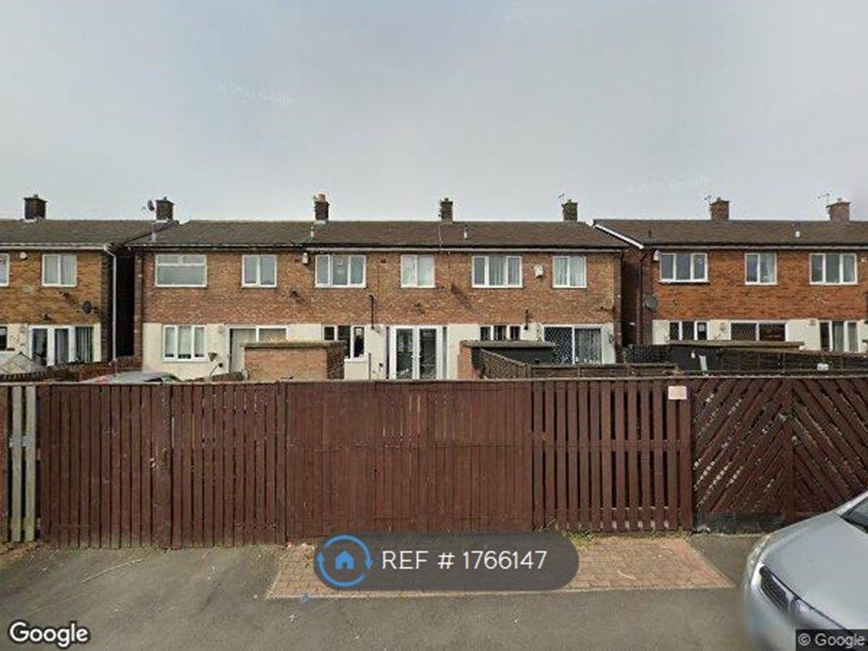3 bed end terrace house to rent in Benfleet Avenue, Sunderland SR5, £