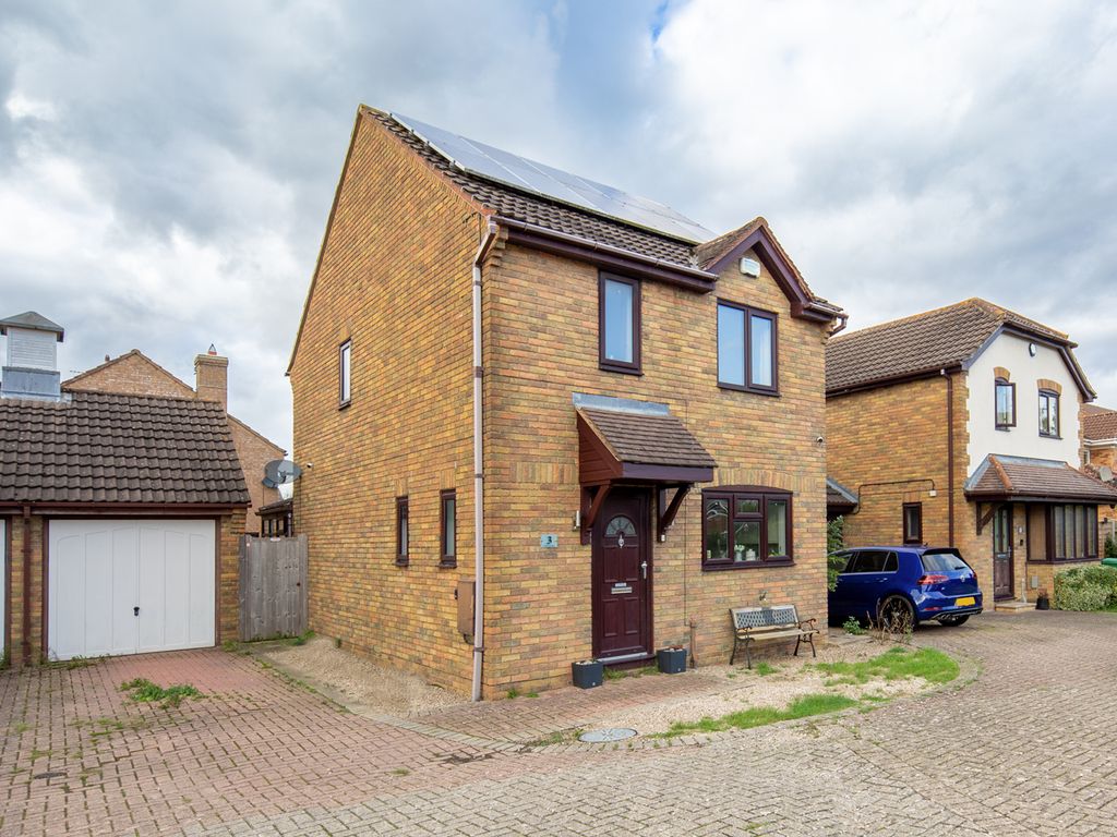 3 bed detached house for sale in Goldcrest Way, Bicester OX26, £425,000 Zoopla