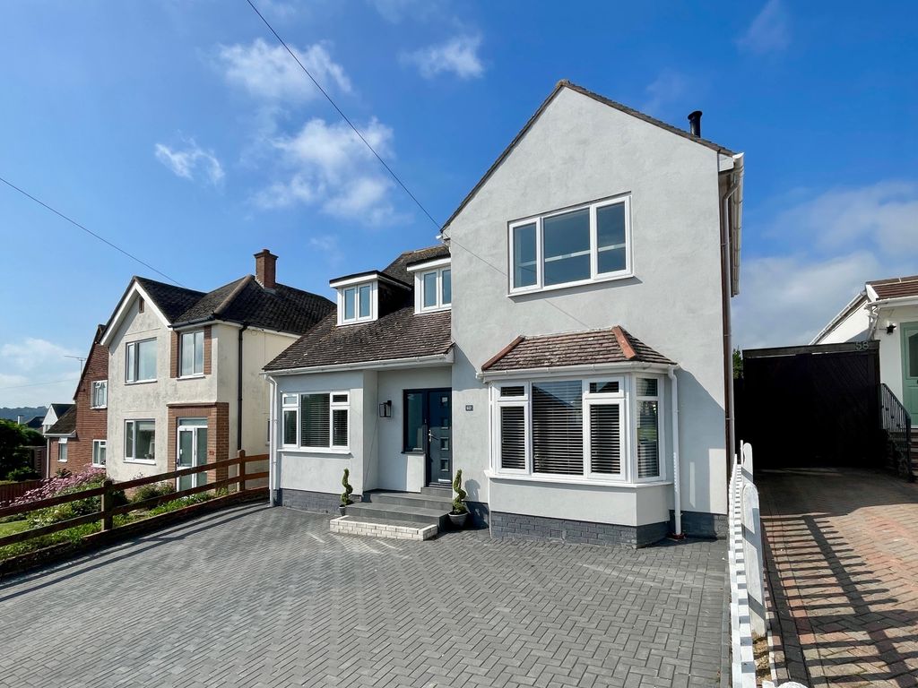 4 bed detached house for sale in Bay Crescent, Swanage BH19, £900,000