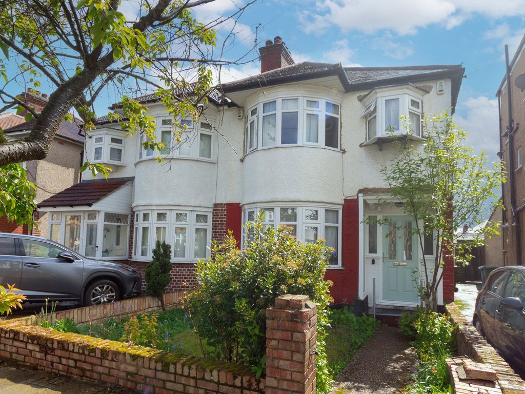 3 bed semidetached house for sale in Formby Avenue, Stanmore HA7, £