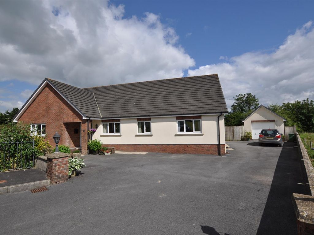 5 bed detached bungalow for sale in Cae Glas, St. Clears, Carmarthen SA33, £465,000 Zoopla