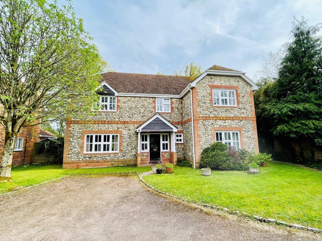 5 bed detached house for sale in Pound Meadow, SherfieldOnLoddon