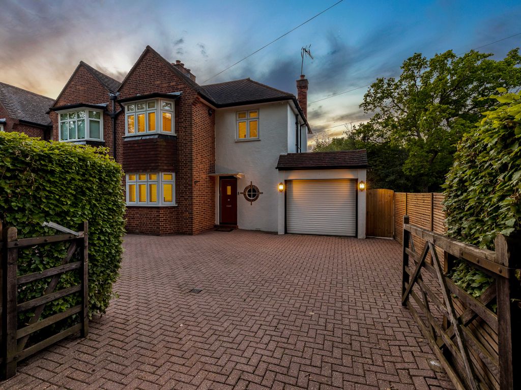 3 bed semidetached house for sale in Ref Gk Oaks Road, Croydon CR0