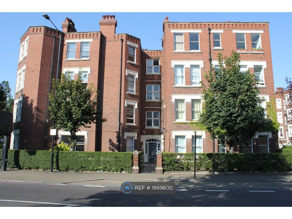 2 bed flat to rent in Hayes Court, London SE5, £2,500 pcm Zoopla