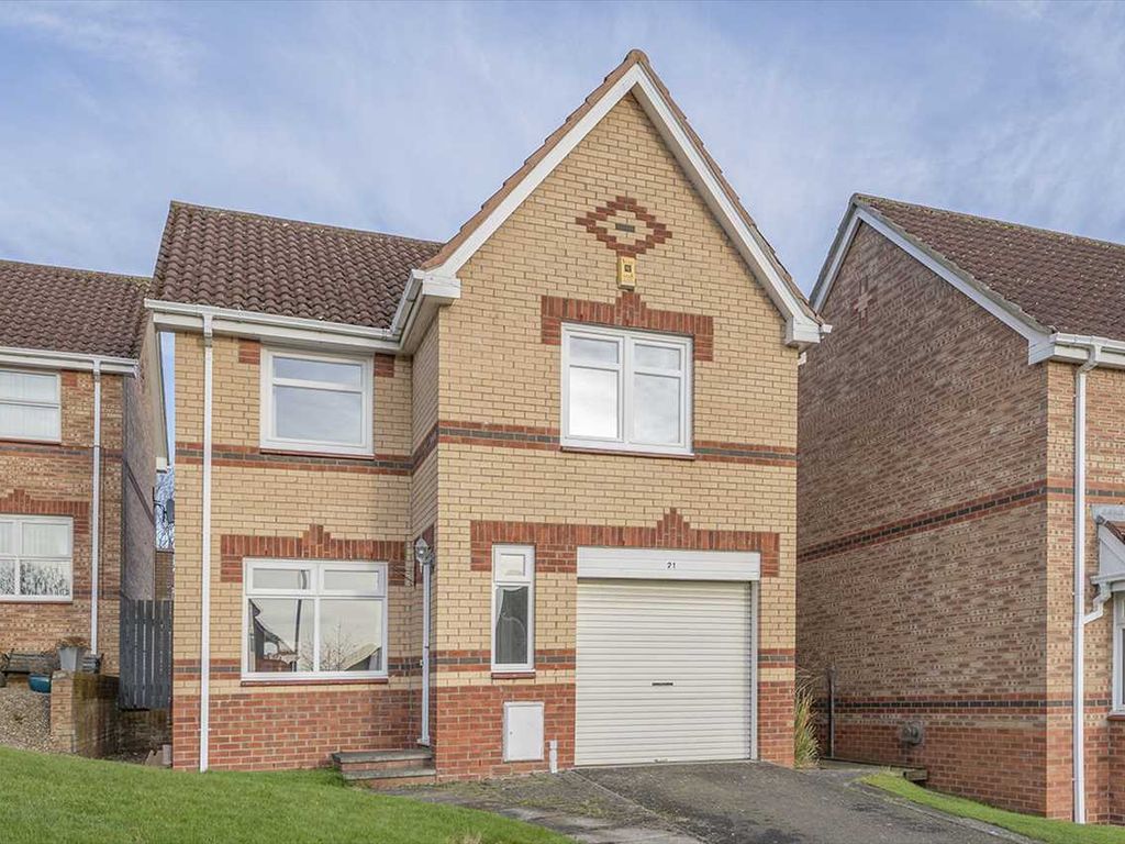 3 bed property for sale in Parklands Crescent, Dalgety Bay, Dunfermline