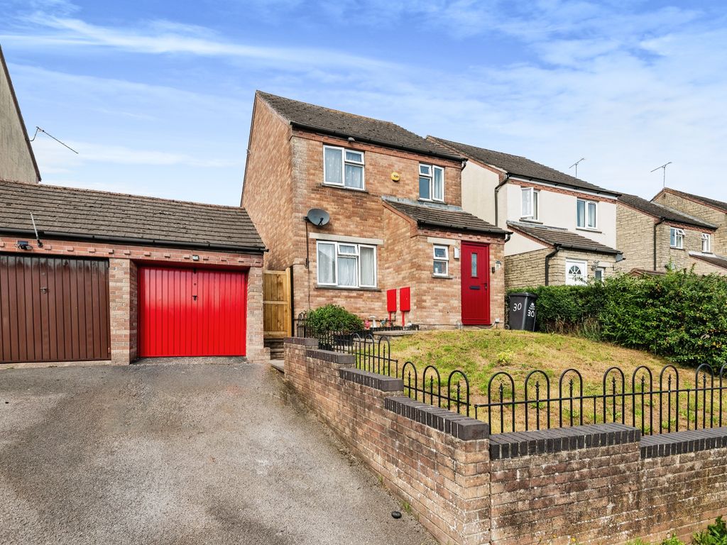 3 bed detached house for sale in Dean Meadows, Mitcheldean GL17, £