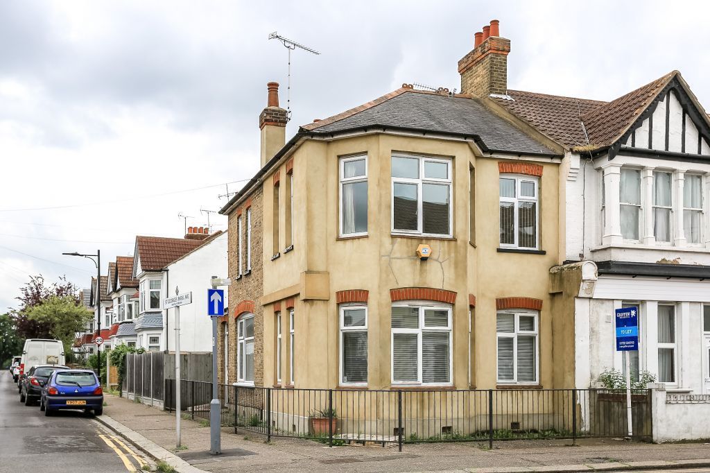 4 bed terraced house for sale in Westborough Road, WestcliffOnSea SS0