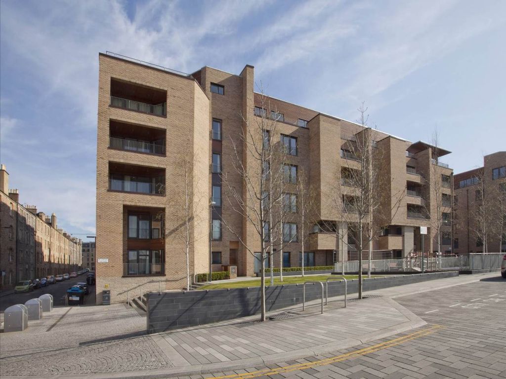 Mcewan Square, Edinburgh EH3