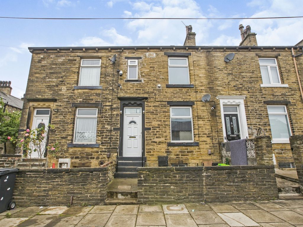 Ashbourne Grove, Halifax HX1  