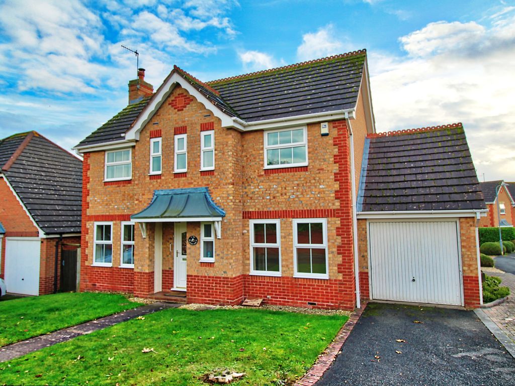 3 bed detached house for sale in Danube Close, Droitwich WR9, £375,000