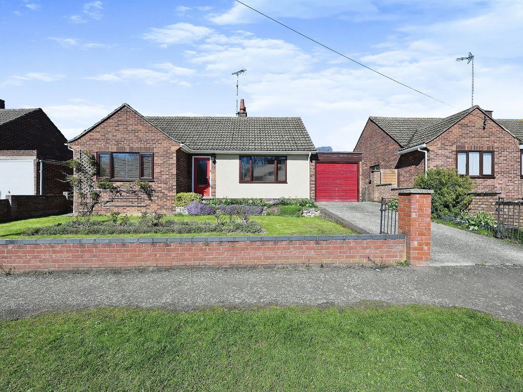 3 bed detached bungalow for sale in Shepherds Way, Saffron Walden CB10