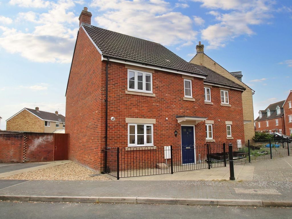 3 bed end terrace house for sale in Swan Court, Southwick, Trowbridge