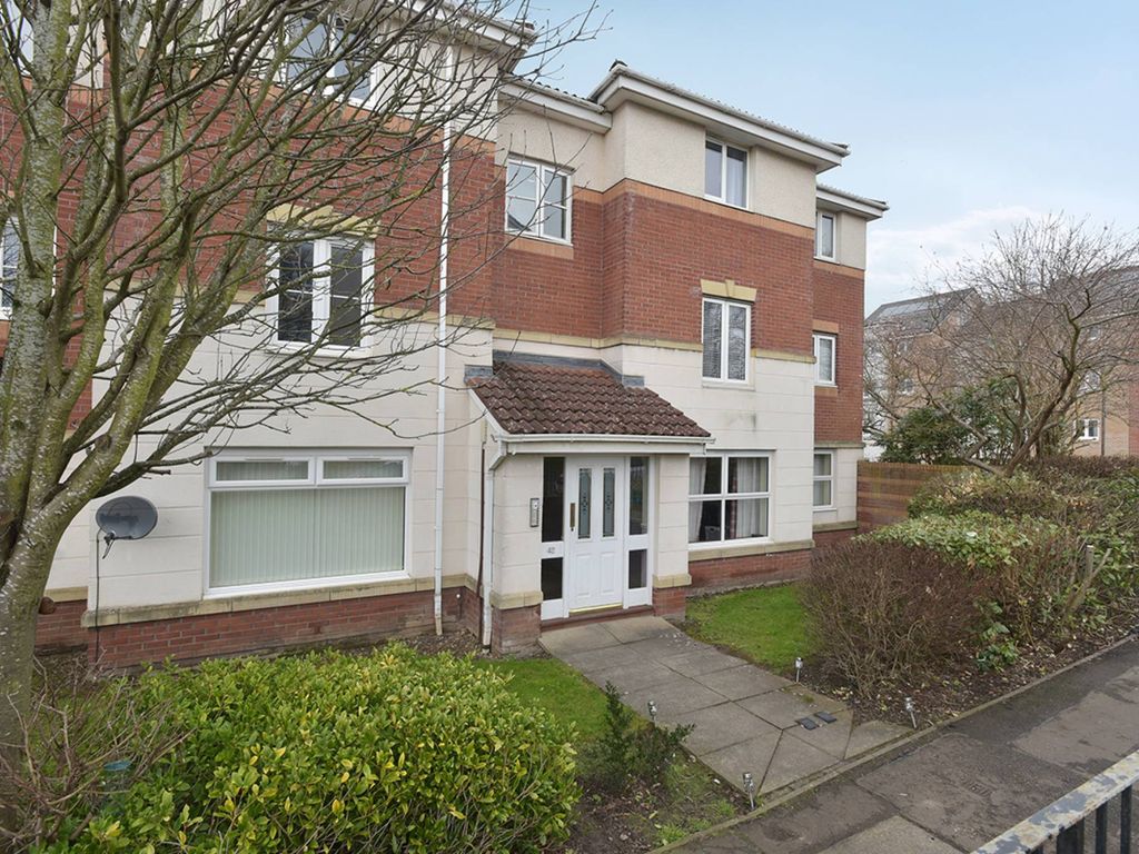 2 bed flat for sale in Gilmerton Dykes Road, Edinburgh EH17, £150,000