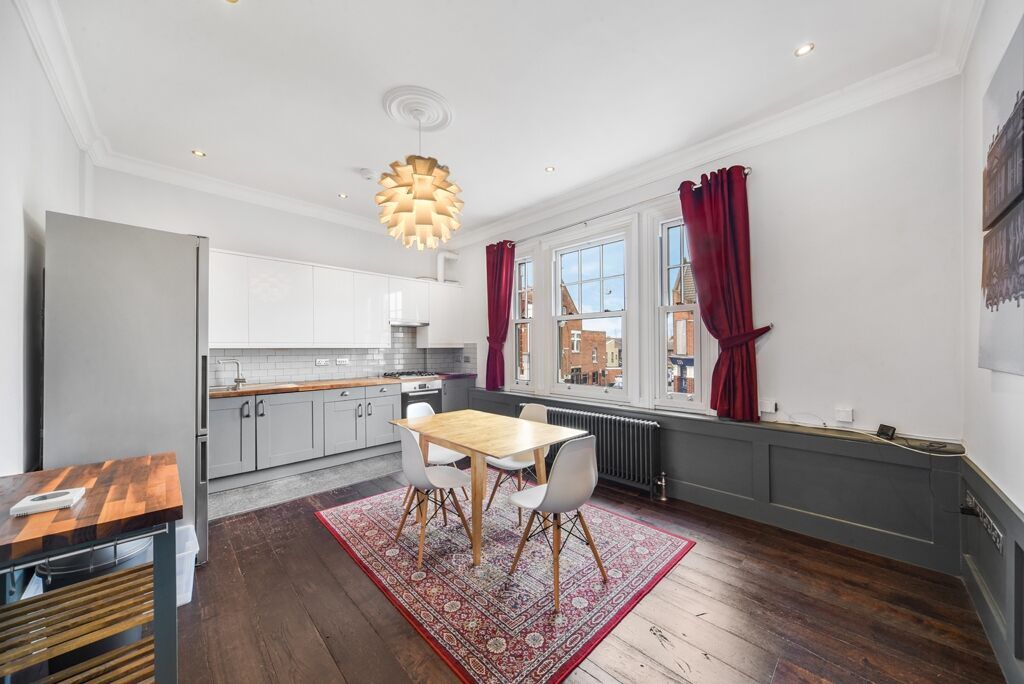 2 bed flat to rent in Woolwich Road, London SE10 Zoopla