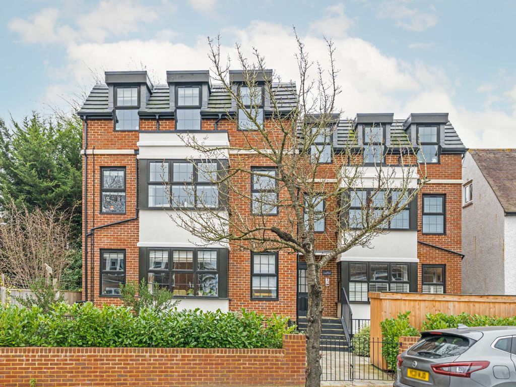 2 bed flat for sale in Villiers Avenue, Surbiton KT5, £599,950 Zoopla