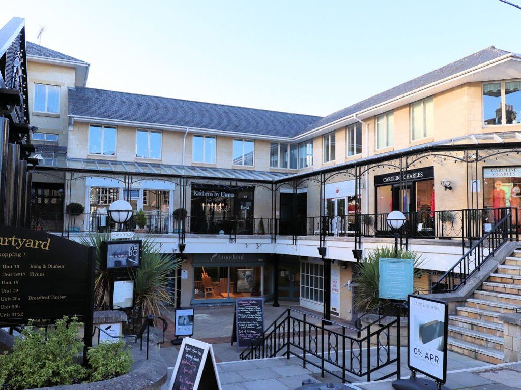 2 bed flat to rent in The Courtyard, Montpellier Street, Cheltenham