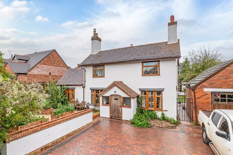 4 bed detached house for sale in Foley Gardens, Stoke Prior, Bromsgrove