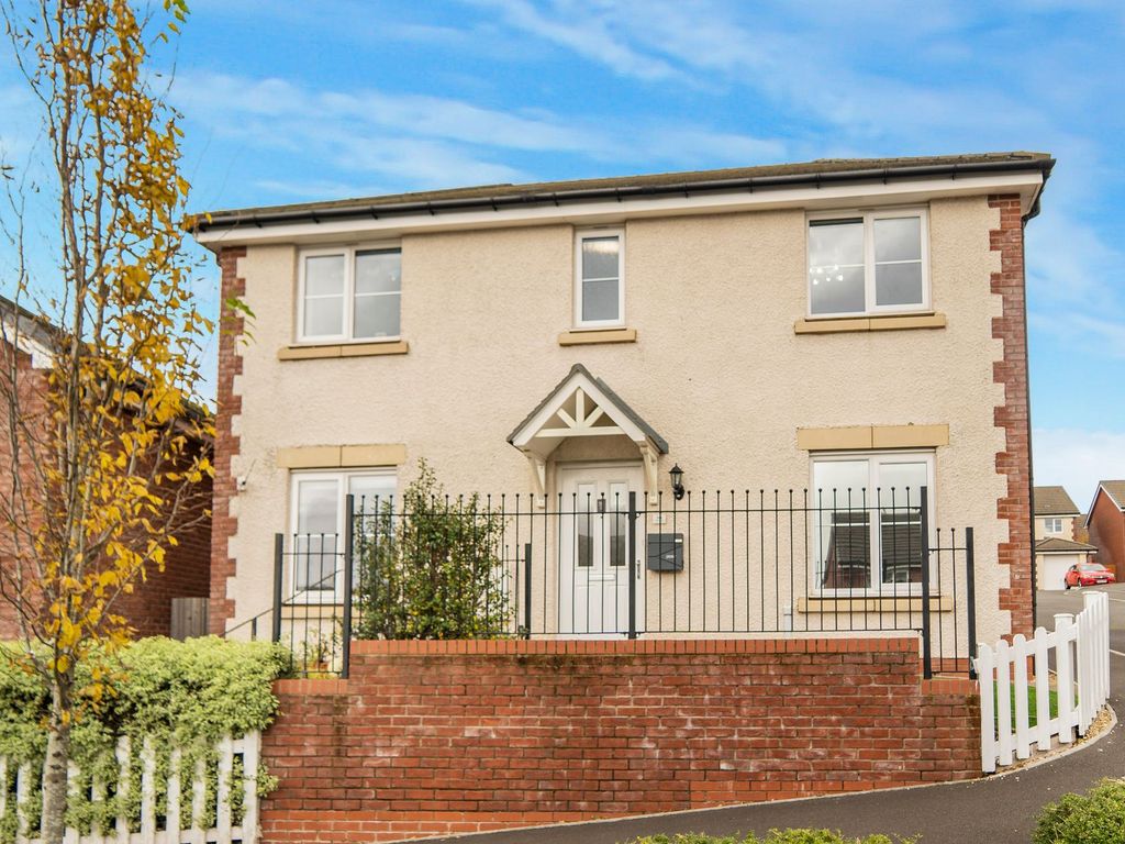 4 bed detached house for sale in Cwrt Celyn, St. Dials NP44, £325,000