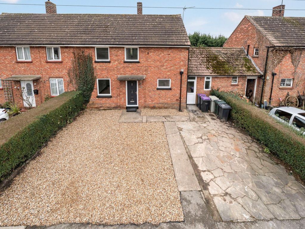 3 bed semidetached house for sale in West Fen Drainside, Frithville
