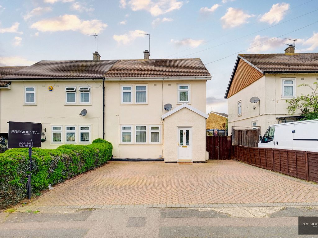 3 bed semidetached house for sale in Colebrook Lane, Loughton IG10, £