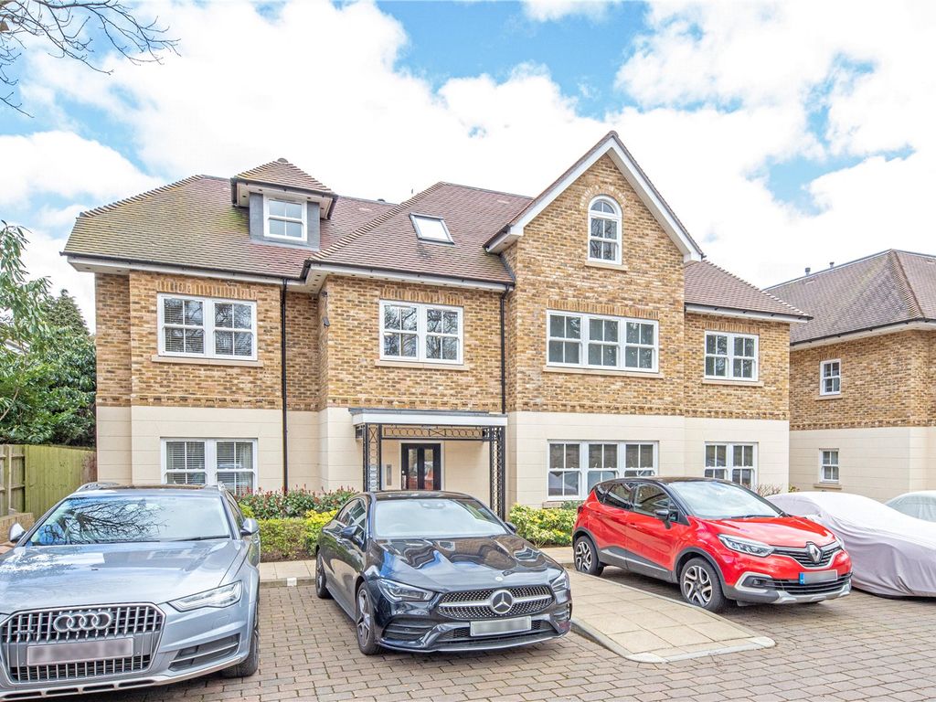 2 bed flat to rent in Sheerwater Road, Woodham, Addlestone, Surrey KT15 Zoopla