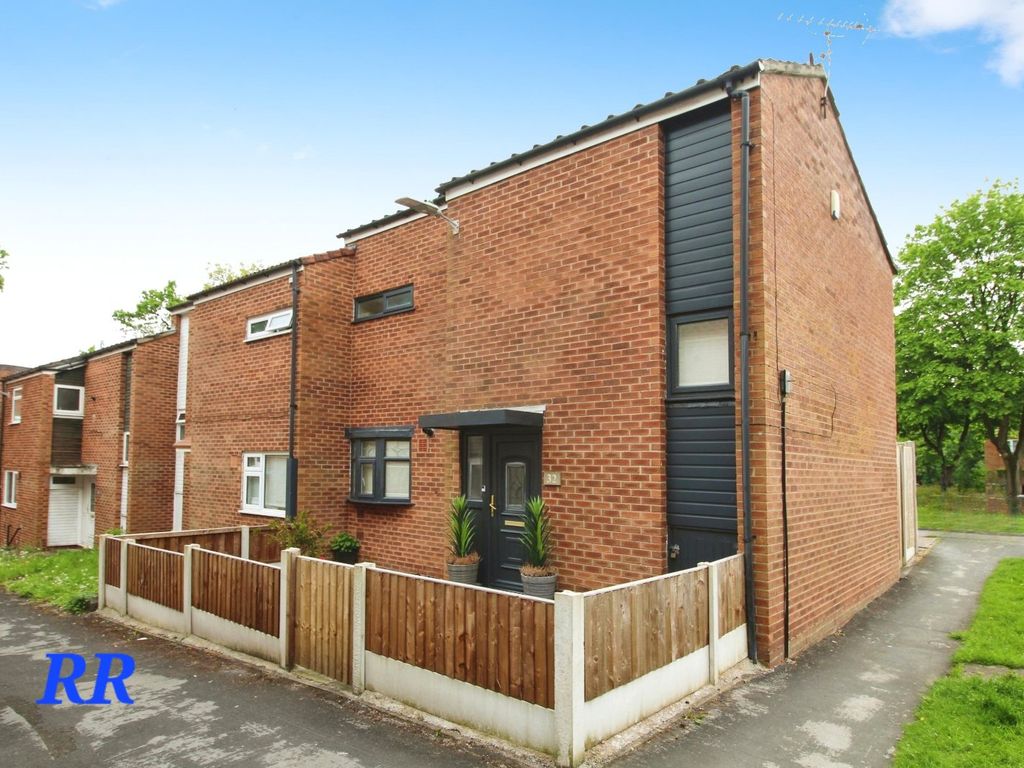 2 bed end terrace house for sale in Benson Walk, Wilmslow, Cheshire SK9