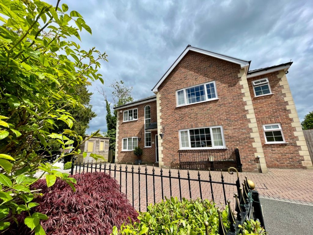 4 bed detached house for sale in Yew Tree Gardens, Clydach, Swansea, West SA6, £