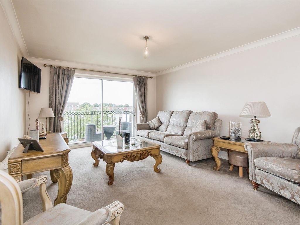 2 bed flat for sale in Vespasian Road, Southampton SO18, £225,000 Zoopla