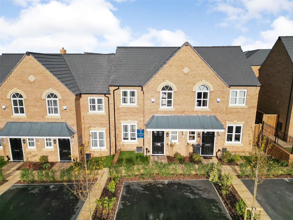 3 bed semidetached house for sale in Lutterworth Road, Aylestone