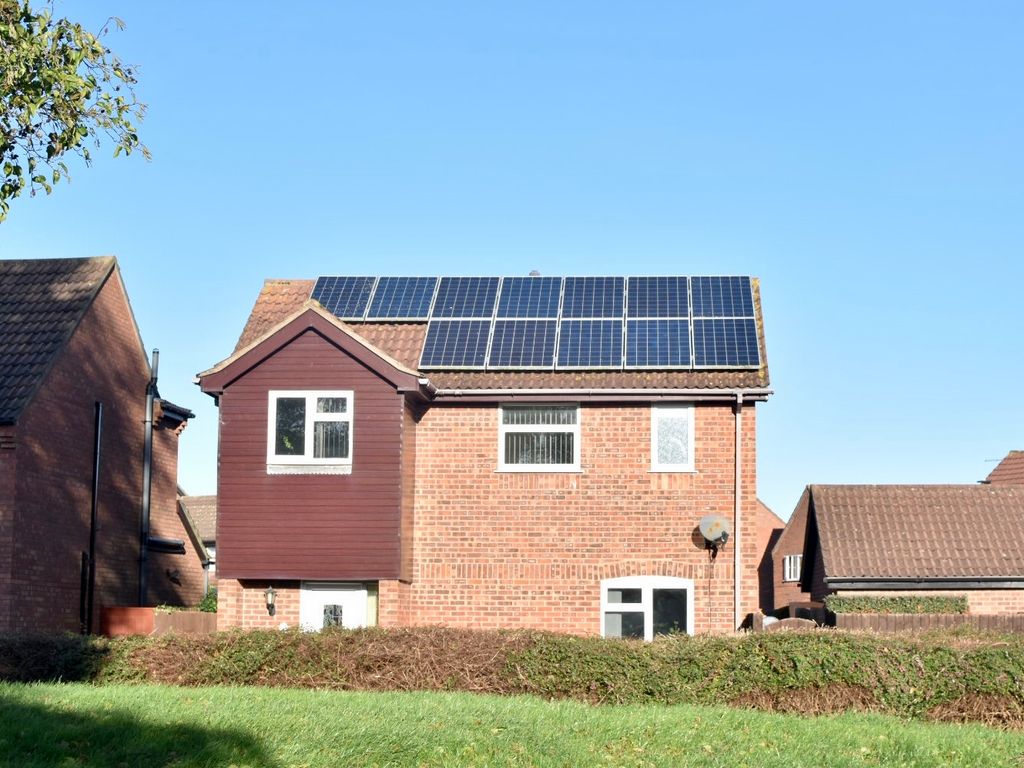 3 bed detached house for sale in Redbridge, Werrington, Peterborough