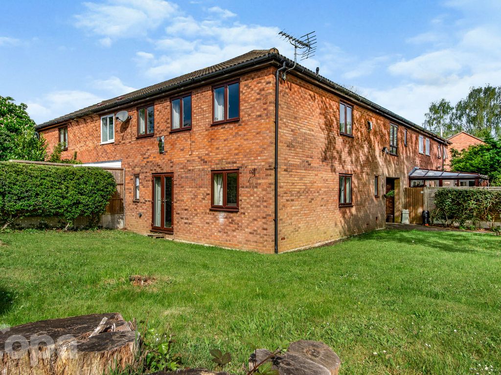 2 bed for sale in Marston Close, Walderslade, Chatham ME5, £