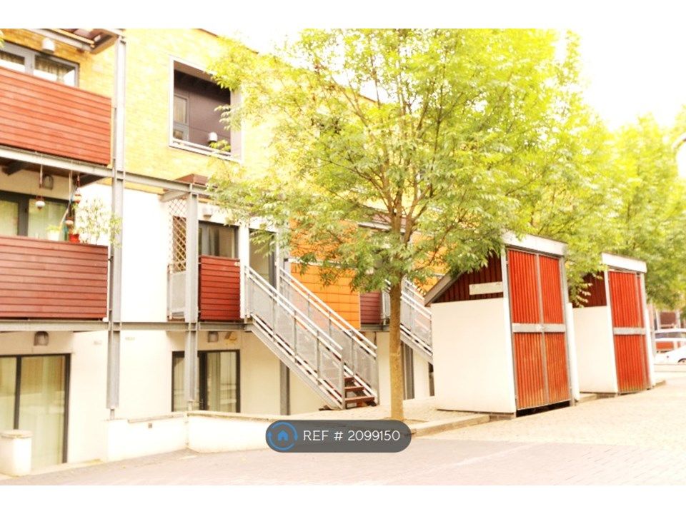3 bed terraced house to rent in Chronos Building, Whitechapel E1, £ ...
