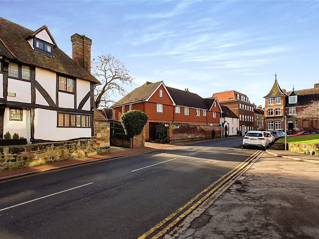 2 bed flat for sale in East Street, Tonbridge, Kent TN9 Zoopla