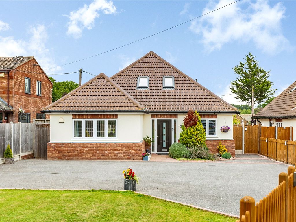 5 bed detached house for sale in South Hanningfield Way, Runwell
