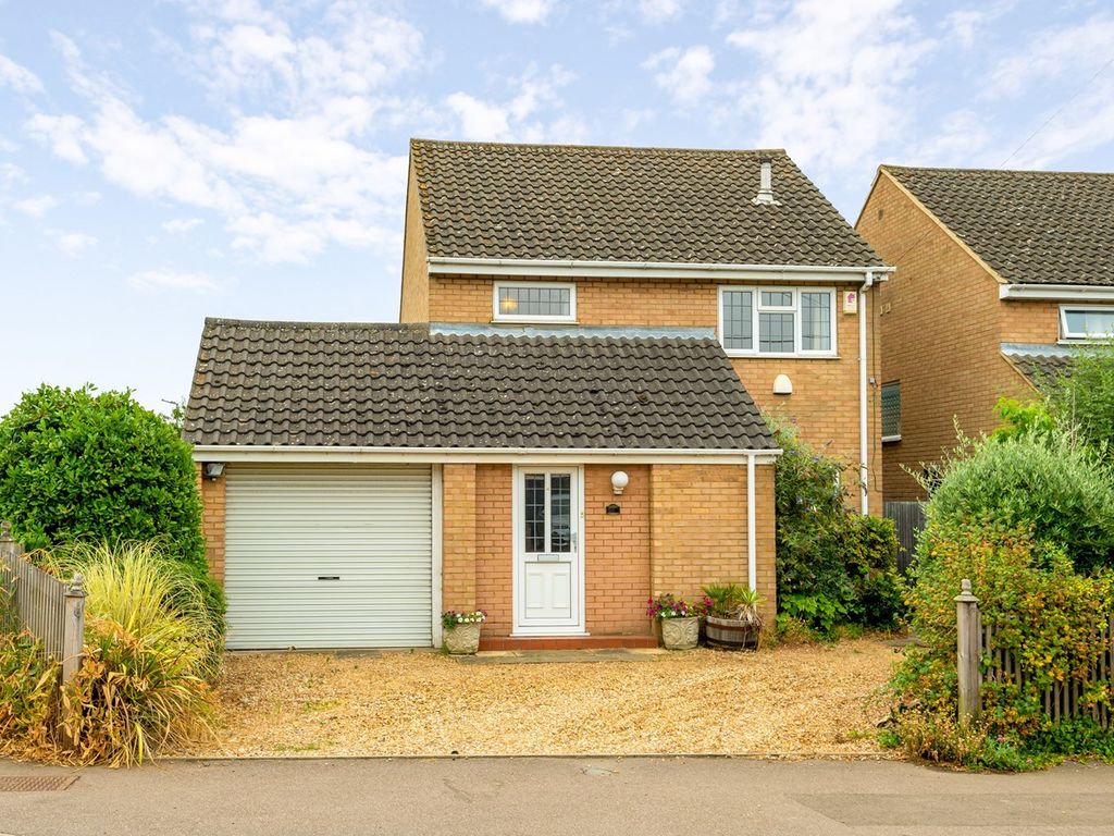 4 bed detached house for sale in Maulden Road, Flitwick, Bedford MK45