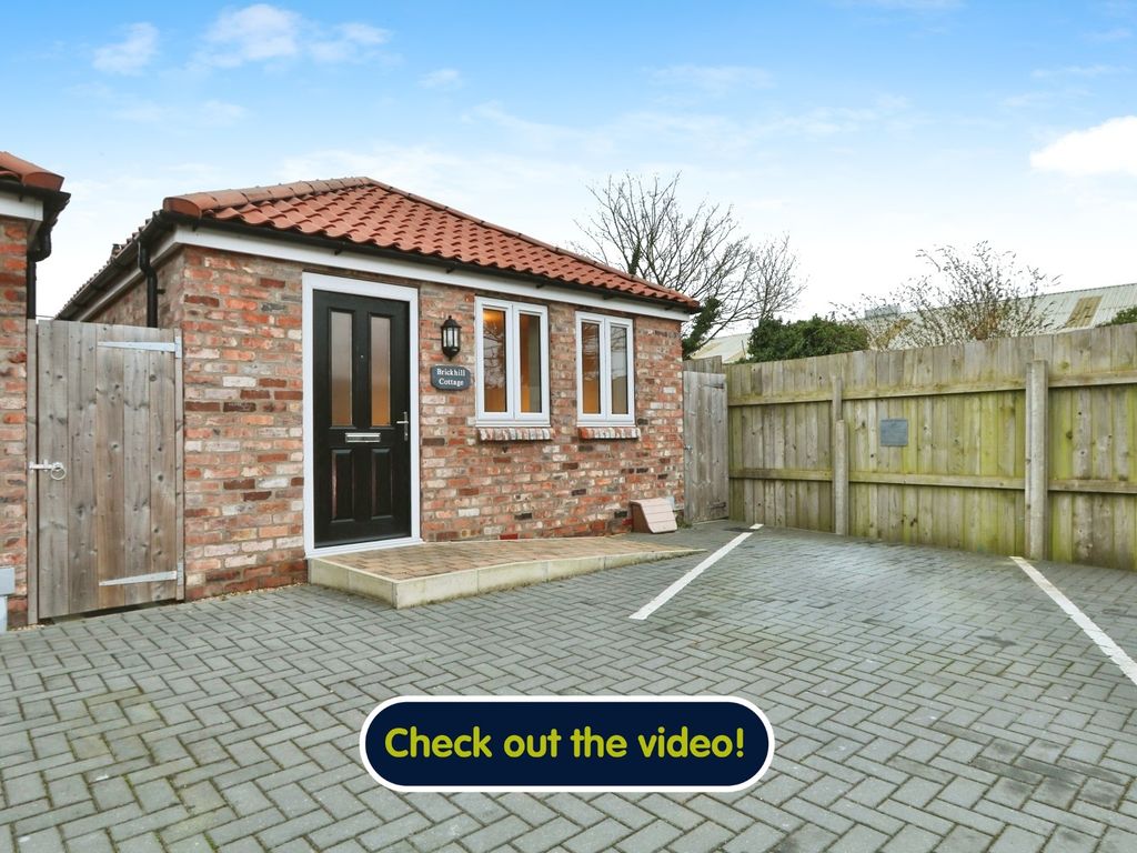 2 bed detached bungalow for sale in Old Barmston Road, Beverley, East