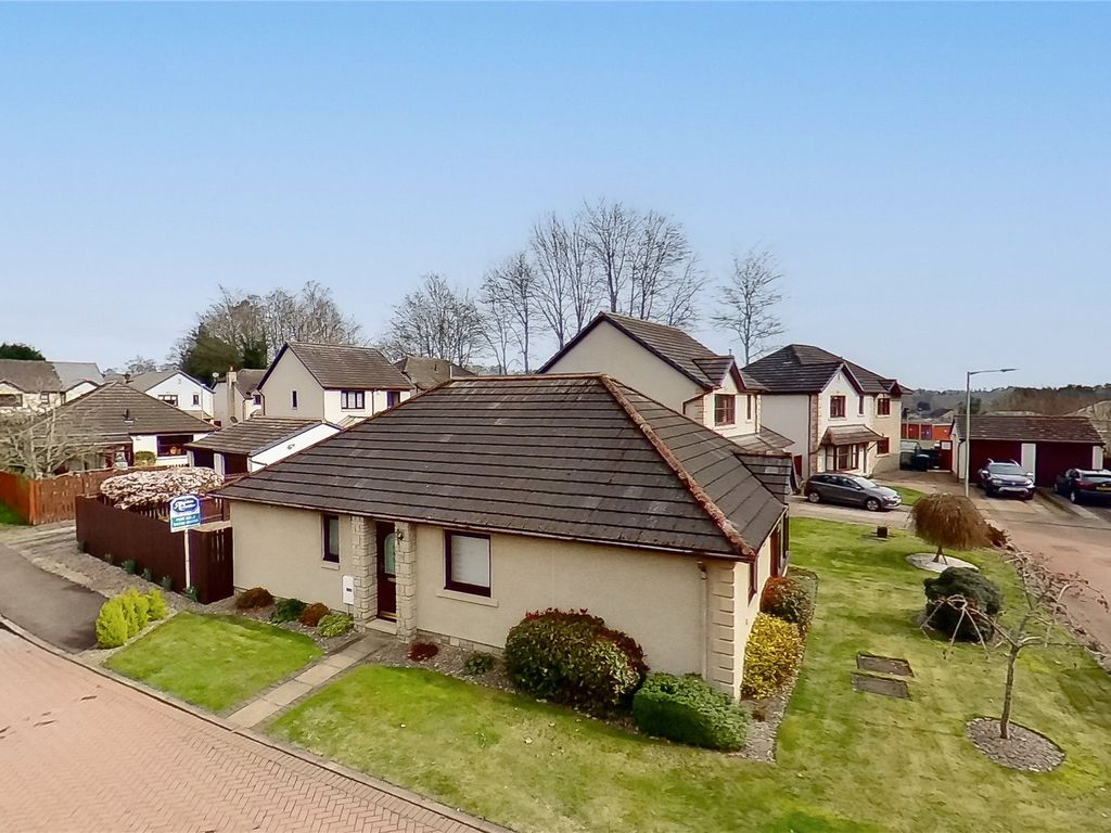 3 bed detached bungalow for sale in Admiralty Wood, Almondbank, Perth