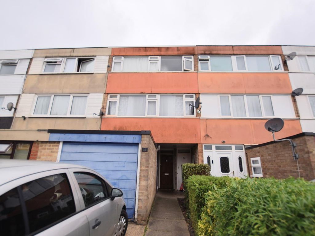 3 bed terraced house to rent in Coniston Way, Bletchley, Milton Keynes