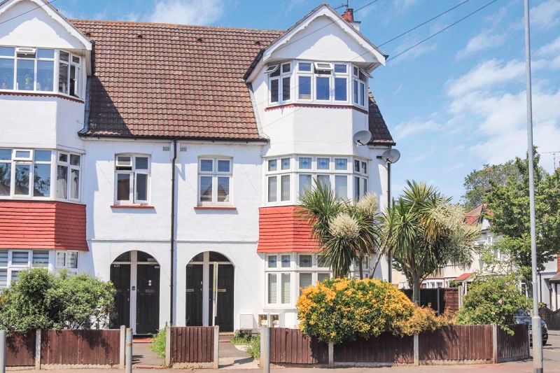 2 bed for sale in Sutton Road, SouthendOnSea SS2, £220,000