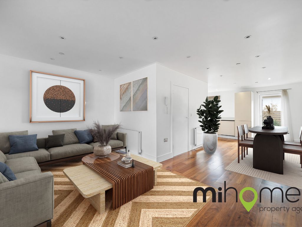 5 bed town house for sale in Nightingale Road, London N22, £700,000