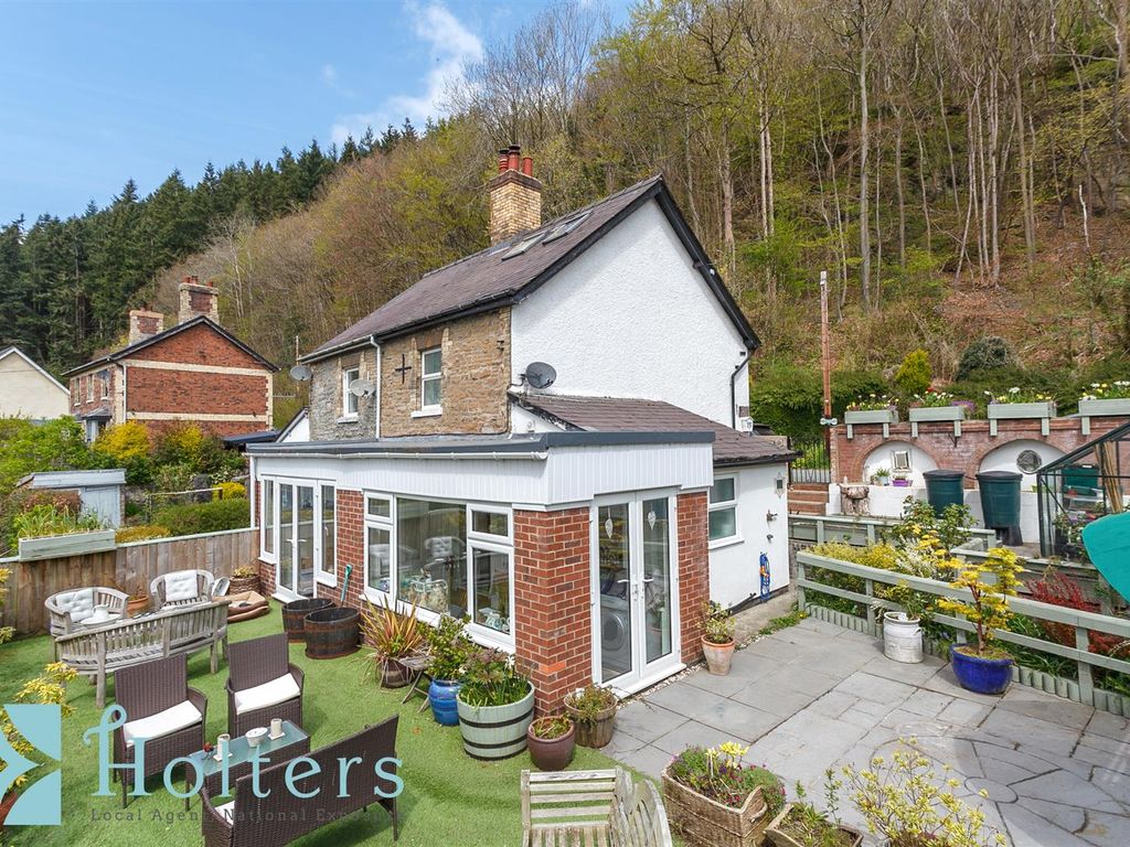 2 bed semidetached house for sale in Squirrels Leap, Kinsley Road