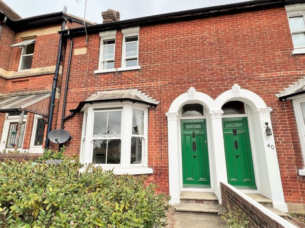 2 bed semidetached house to rent in Station Road, Petersfield GU32, £