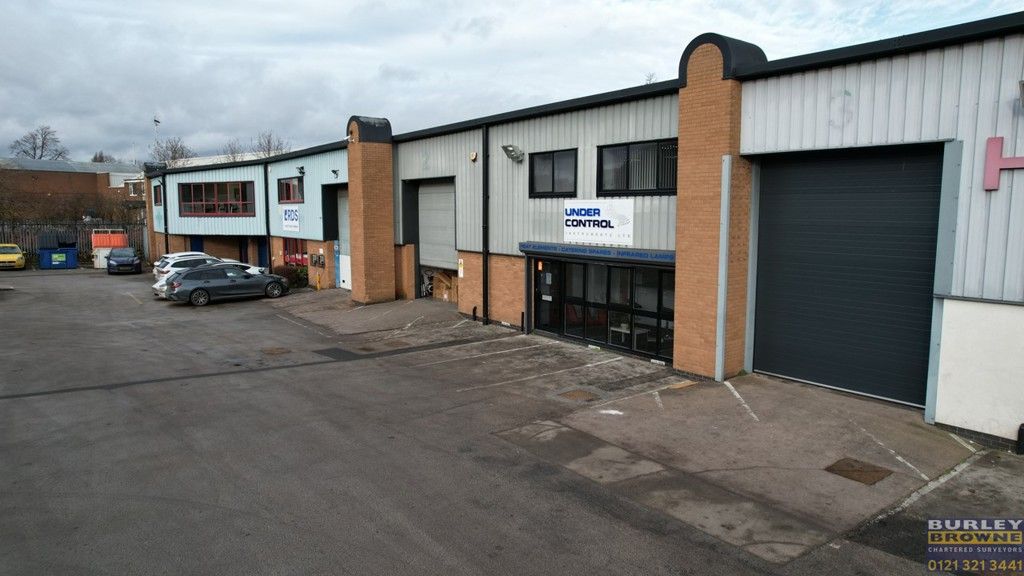 Light industrial to let in Unit 2 Holly Park Industrial Estate, 662
