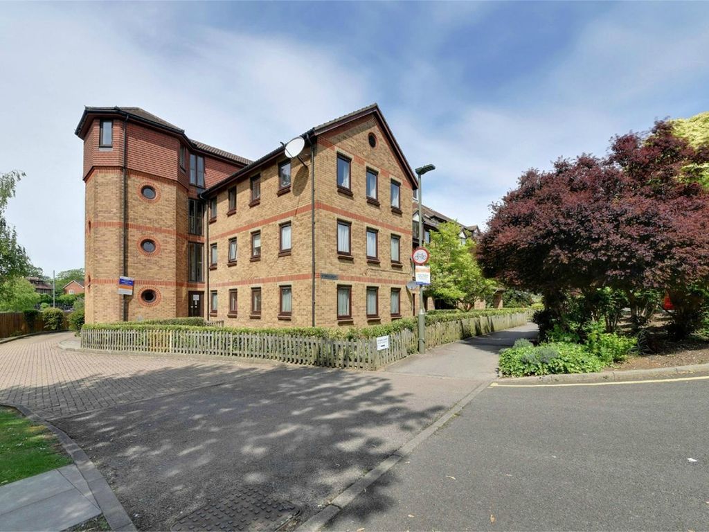 Stokes Court, Diploma Ave N2