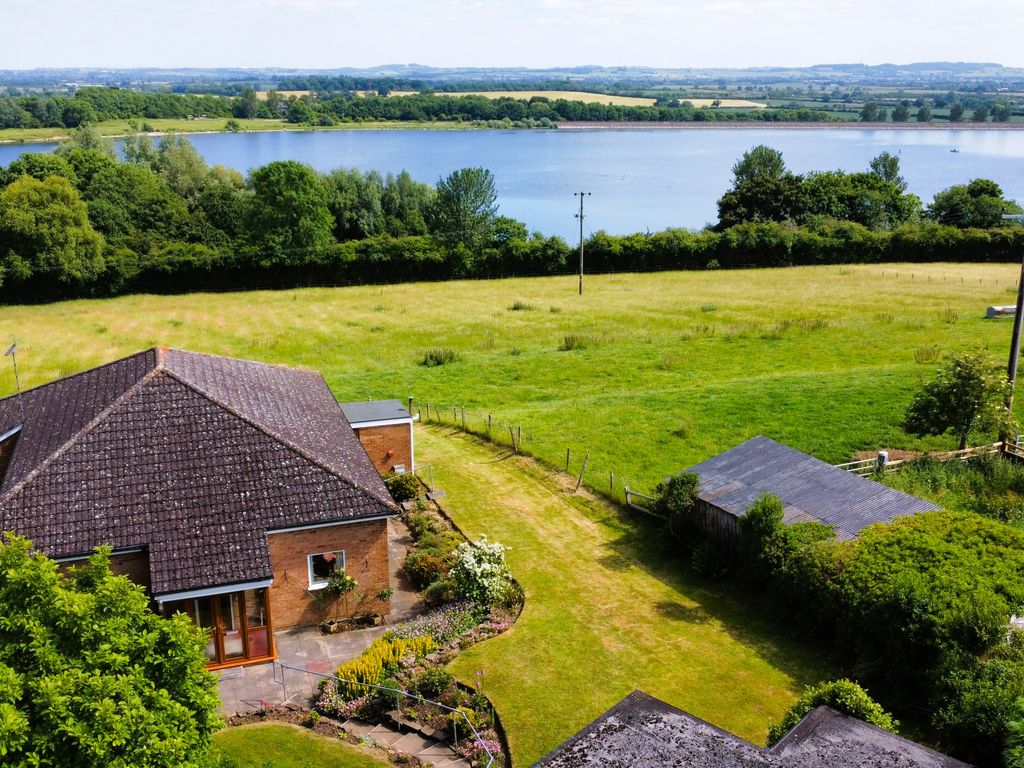 4 bed detached bungalow for sale in Pudding Bag Lane, Thurlaston, Rugby