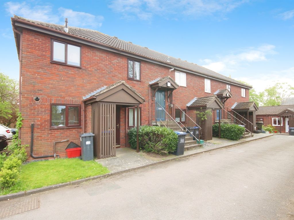 2 bed for sale in Walnut Drive, Lillington, Leamington Spa