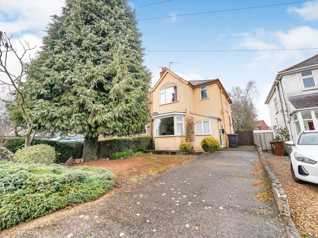 3 bed semidetached house for sale in Leicester Road, Groby, Leicester